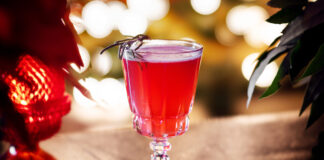 Mistletoe-Politan cocktail