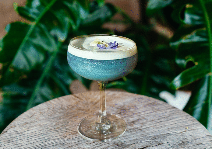 The Blue Horizon cocktail at 1 Hote
