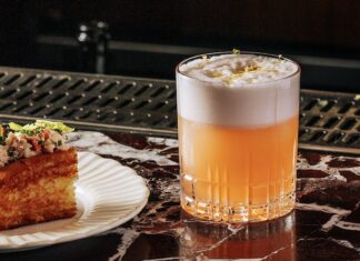 Apricot Fizz cocktail