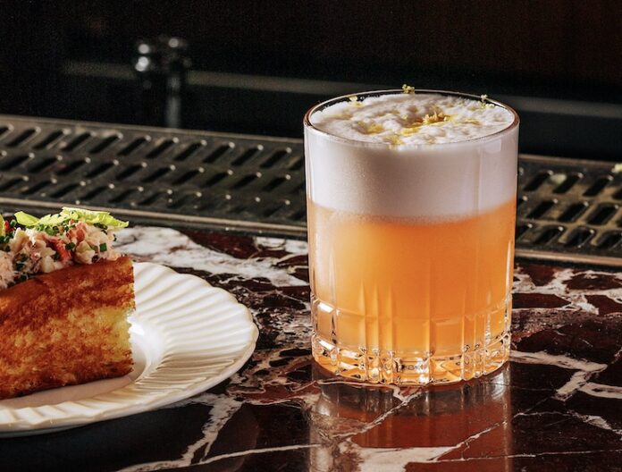 Apricot Fizz cocktail